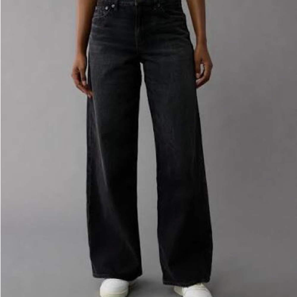 AE Strigid Super High-Waisted Ultra Wide-Leg Jean